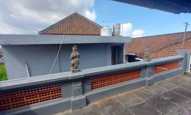 Di jual Kost Lantai 2
Lokasi di Tukad Languan Panjer