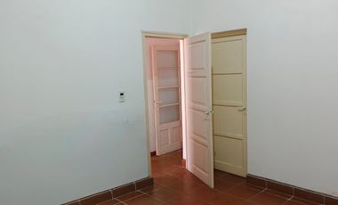 VENTA - CASA 2 DORMITORIOS - CENTRO CAÑADA DE GÓMEZ