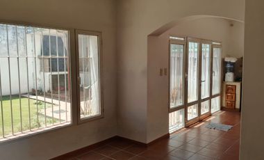 VENTA - CASA 2 DORMITORIOS - CENTRO CAÑADA DE GÓMEZ