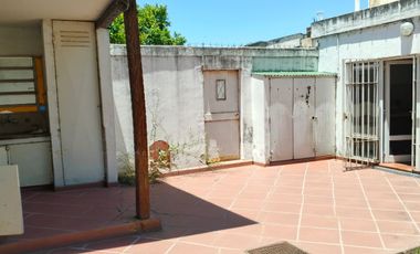 VENTA - CASA 2 DORMITORIOS - CENTRO CAÑADA DE GÓMEZ
