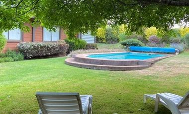 Se vende Linda casa Lomas del Carmen, 6 dormitorio, 2 sala de estar Temuco, Chile