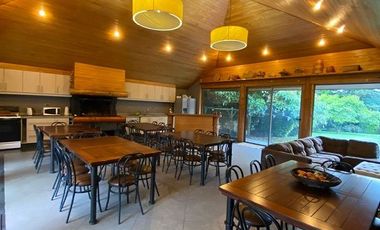 Se vende Linda casa Lomas del Carmen, 6 dormitorio, 2 sala de estar Temuco, Chile