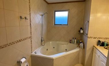 Se vende Linda casa Lomas del Carmen, 6 dormitorio, 2 sala de estar Temuco, Chile