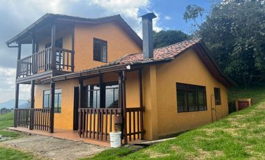 SE ARRIENDA CASA CAMPESTRE EN YERBABUENA