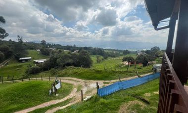 SE ARRIENDA CASA CAMPESTRE EN YERBABUENA