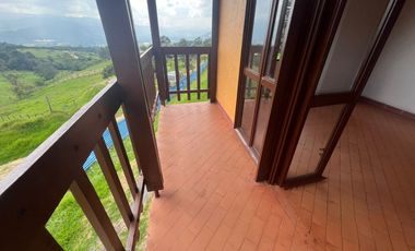 SE ARRIENDA CASA CAMPESTRE EN YERBABUENA