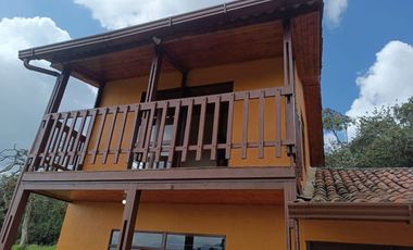 SE ARRIENDA CASA CAMPESTRE EN YERBABUENA