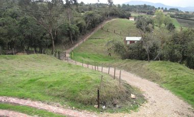 SE ARRIENDA CASA CAMPESTRE EN YERBABUENA