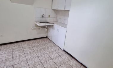 Suite Amoblada en Alquiler en Kennedy Sector San Marino, 1 Habitación, 1 Baño, Norte de Guayaquil.