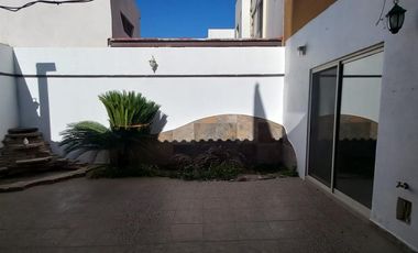 CASA EN RENTA EN CONTRY CLUB VIÑEDOS TORREON COAHUILA