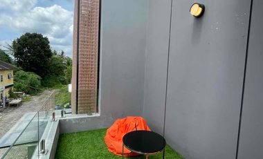 Dijual Villa modern dgn kolam renang pribadi, view sawah,gunung merapi di Jakal Km 11