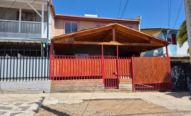 Amplia casa de 2 pisos en Hijuelas, excelente ubicación central