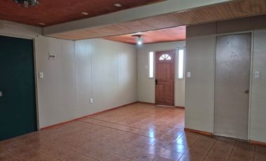 Amplia casa de 2 pisos en Hijuelas, excelente ubicación central