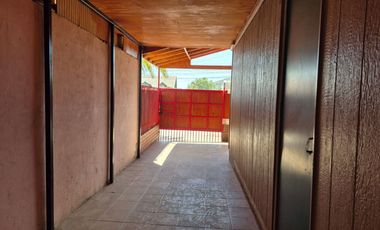 Amplia casa de 2 pisos en Hijuelas, excelente ubicación central