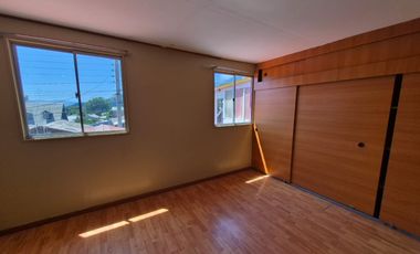 Amplia casa de 2 pisos en Hijuelas, excelente ubicación central