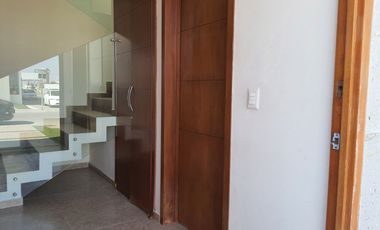 Renta de Casa en Residencial Tulipanes, al Norte de la Ciudad, Vigilancia  las 24 hrs