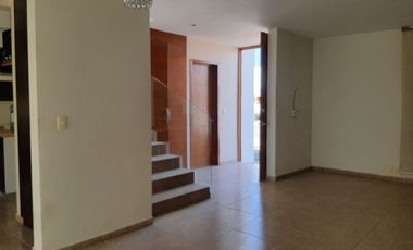 Renta de Casa en Residencial Tulipanes, al Norte de la Ciudad, Vigilancia  las 24 hrs