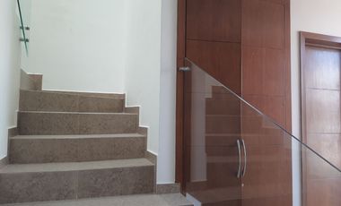 Renta de Casa en Residencial Tulipanes, al Norte de la Ciudad, Vigilancia  las 24 hrs