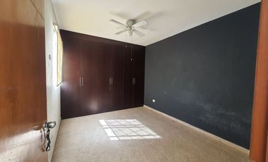 Renta de Casa en Residencial Tulipanes, al Norte de la Ciudad, Vigilancia  las 24 hrs