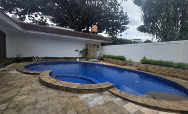 disewakan rumah asri 1 lantai cocok untuk kantor atau tempat tinggal