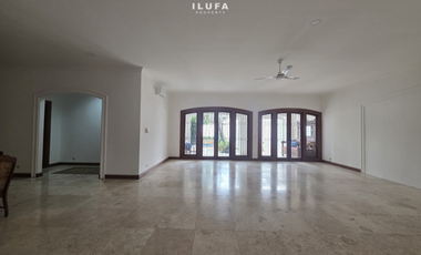 disewakan rumah asri 1 lantai cocok untuk kantor atau tempat tinggal