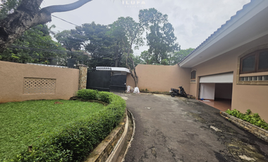 disewakan rumah asri 1 lantai cocok untuk kantor atau tempat tinggal