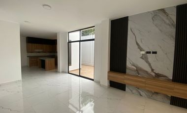 VENTA DE CASA FRENTE DE AZOGAN