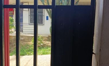 Una casa sencilla pero tuya, en una zona fresca y con aire puro, para que vivas a tu manera y en paz.