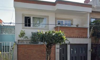 VENTA DE CASA EN Col. LETRAN DEL VALLE, BENITO JUAREZ, CDMX.