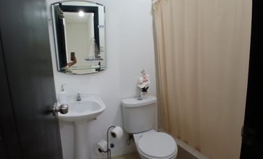 En venta casa de 3 dormitorios amoblada en Salinas.