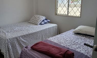 En venta casa de 3 dormitorios amoblada en Salinas.