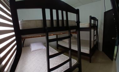 En venta casa de 3 dormitorios amoblada en Salinas.
