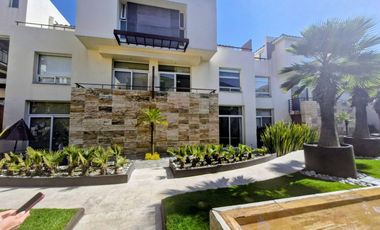PRECIOSA CASA EN CONDOMINIO EN VENTA RODEADA DE JARDINES