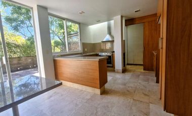 PRECIOSA CASA EN CONDOMINIO EN VENTA RODEADA DE JARDINES