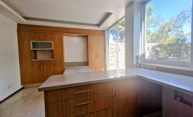 PRECIOSA CASA EN CONDOMINIO EN VENTA RODEADA DE JARDINES