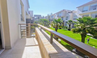 PRECIOSA CASA EN CONDOMINIO EN VENTA RODEADA DE JARDINES