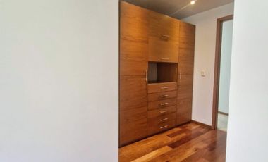 PRECIOSA CASA EN CONDOMINIO EN VENTA RODEADA DE JARDINES