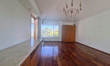 PRECIOSA CASA EN CONDOMINIO EN VENTA RODEADA DE JARDINES