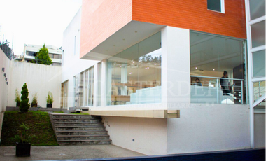 Venta de casa dentro de Urb. en el Norte de Quito