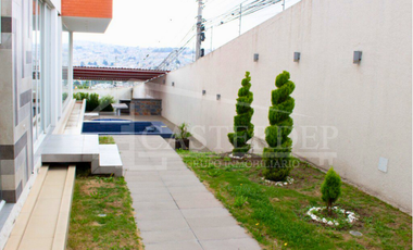 Venta de casa dentro de Urb. en el Norte de Quito