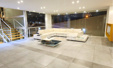 Venta de casa dentro de Urb. en el Norte de Quito