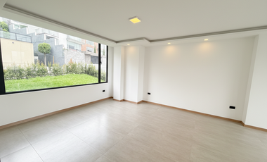 Casa independiente en venta en Nayon, 3 habitaciones + cuarto de entretenimiento