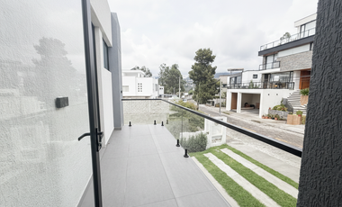 Casa independiente en venta en Nayon, 3 habitaciones + cuarto de entretenimiento