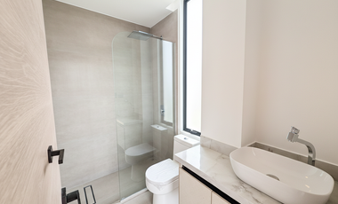 Casa independiente en venta en Nayon, 3 habitaciones + cuarto de entretenimiento