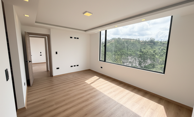 Casa independiente en venta en Nayon, 3 habitaciones + cuarto de entretenimiento