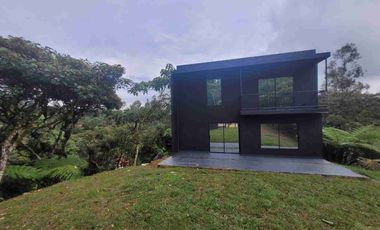 SE ARRIENDA CASA FINCA EN RIONEGRO