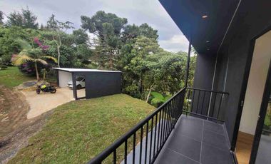 SE ARRIENDA CASA FINCA EN RIONEGRO