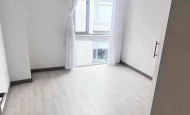 RENTA DEPARTAMENTO SEMIAMOBLADO, TERRAZA, BOSMEDIANO, CENTRO NORTE DE QUITO