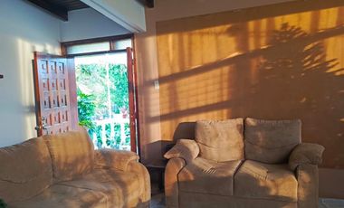 Casa en entorno campestre.