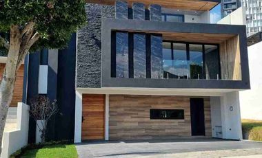 Residencia en Venta en Lomas 1